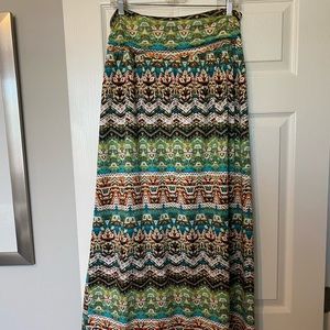 Super cute maxi skirt in vibrant print size 2X